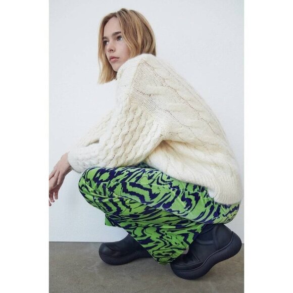 Zara Green & Blue Swirl Print High Rise Velvet Split Hem Flare Pants S NWT - Picture 2 of 8